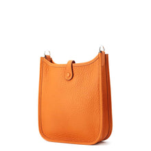 将图像加载到图库查看器中，HERMES Evelyne Orange Taurillon Clemence Size TPM
