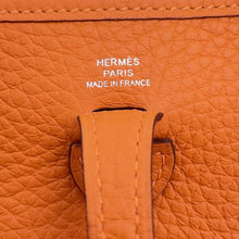 将图像加载到图库查看器中，HERMES Evelyne Orange Taurillon Clemence Size TPM
