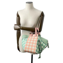 将图像加载到图库查看器中，LOEWE Hammock Gingham Check Green/Pink321.04.S35 Leather Size Small
