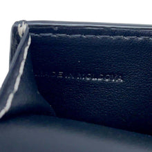 将图像加载到图库查看器中，BURBERRY Shoulder Bag Blue/Black8040042 Leather
