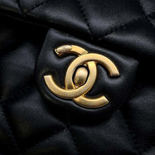 将图像加载到图库查看器中，CHANEL Mini Flap Bag BlackAS4385 Lambskin
