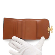 将图像加载到图库查看器中，CELINE Triomphe Small Flap Wallet Brown/Beige10D782FCW.01BC Canvas/Leather
