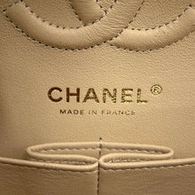 将图像加载到图库查看器中，CHANEL Matelasse23 CC Logo Double Chain BeigeA01113 Caviar Leather
