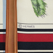 将图像加载到图库查看器中，HERMES Scarf Carre Couvertures et tenues de Jour Size 90 Creme/Rouge H/Blue/MulticolorH001356S Silk 100%
