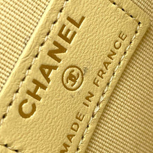 将图像加载到图库查看器中，CHANEL Vanity Case YellowAP2198 Lambskin Size Small
