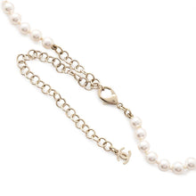 将图像加载到图库查看器中，CHANEL CC Logo Heart Necklace WhiteAB7012 Metal Rhinestone Faux Pearl
