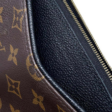 Load image into Gallery viewer, LOUIS VUITTON Pallas Clutch NoirM41639 Monogram
