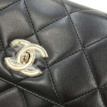 Load image into Gallery viewer, CHANEL Top handle flap Bag BlackA92236 Lambskin Size 25
