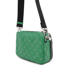 将图像加载到图库查看器中，LOUIS VUITTON Alpha Messenger CatusGreenM31014 Taigarama Monogram
