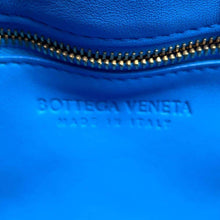 将图像加载到图库查看器中，Bottega Veneta Cassette ChainShoulder Bag Light Blue631421 Lambskin
