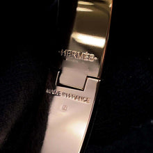 将图像加载到图库查看器中，HERMES EnamelBracelet 《ClicH》 Size PM Black Enamel Metal
