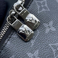 Load image into Gallery viewer, LOUIS VUITTON Discovery・Bumbag NoirM44336 Monogram Eclipse
