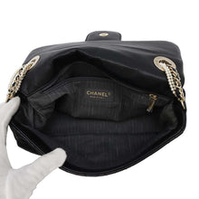 将图像加载到图库查看器中，CHANEL Matelasse ChainShoulder Bag Westminster BlackA39011 Lambskin Faux Pearl
