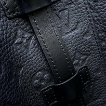 Load image into Gallery viewer, LOUIS VUITTON Christopher NoirM55699 Monogram・Taurillon Size MM
