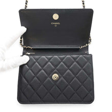 将图像加载到图库查看器中，CHANEL Matelasse Square Chain Wallet Black Caviar Leather
