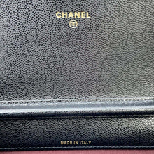 将图像加载到图库查看器中，CHANEL Matelasse Square Chain Wallet Black Caviar Leather
