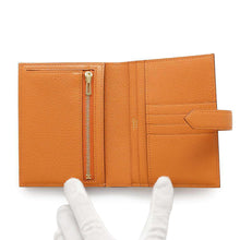 将图像加载到图库查看器中，HERMES Bean compact Orange Chevre Myzore Goatskin
