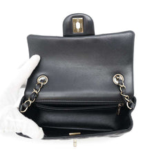 将图像加载到图库查看器中，CHANEL Mini Matelasse ChainShoulder Bag BlackA69900 Lambskin Size 20
