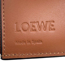 将图像加载到图库查看器中，LOEWE Anagram Vertical Wallet Small TanC821S33X12 Leather
