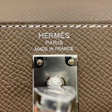 Load image into Gallery viewer, HERMES Kelly Sellier Etoupe Epsom Size 25
