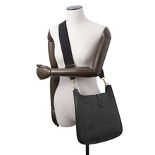 Load image into Gallery viewer, HERMES Evelyne 3 Black Taurillon Clemence Size PM
