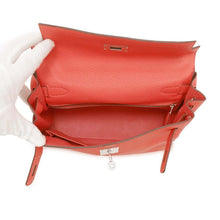 Load image into Gallery viewer, HERMES Kelly Retourne Rose texas Taurillon Clemence Size 28
