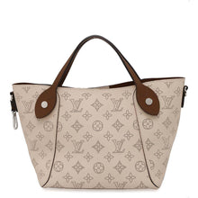 Load image into Gallery viewer, LOUIS VUITTON Hina claimM51950 Monogram Mahina Size PM
