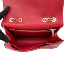 将图像加载到图库查看器中，Ferragamo Vara Ribbon Fringe ChainShoulder Bag Red Leather
