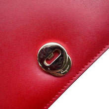 将图像加载到图库查看器中，Ferragamo Vara Ribbon Fringe ChainShoulder Bag Red Leather
