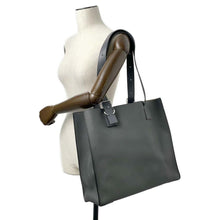 将图像加载到图库查看器中，LOEWE Buckle tote Gray335.28.Z62 Leather
