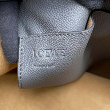 将图像加载到图库查看器中，LOEWE Buckle tote Gray335.28.Z62 Leather
