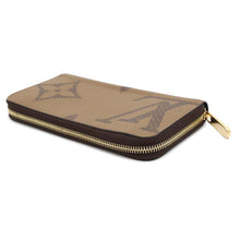 Load image into Gallery viewer, LOUIS VUITTON Zippy Wallet NoirM69353 Monogram / Giant / Monogram Reverse Canvas
