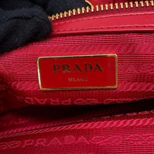 将图像加载到图库查看器中，PRADA 2WAYBag Red1BA172 Nylon
