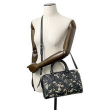 Load image into Gallery viewer, GUCCI Arabesque 2way Travel Bag Black/Beige409529 GG SupremeCanvas Leather
