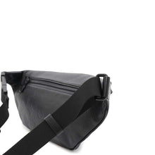 Load image into Gallery viewer, LOUIS VUITTON Discovery・Bumbag NoirM46036 Monogram Shadow Size PM
