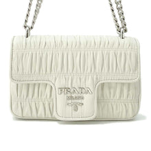 将图像加载到图库查看器中，PRADA Gathered ChainShoulder White1BD140 Leather
