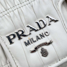 将图像加载到图库查看器中，PRADA Gathered ChainShoulder White1BD140 Leather
