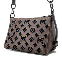 Load image into Gallery viewer, LOUIS VUITTON Triangle Messenger NoirM45070 Monogram / Toughtage
