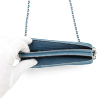 将图像加载到图库查看器中，CHANEL Chevron Chain Wallet Blue Green Lambskin
