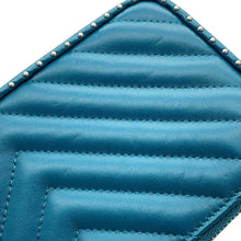 将图像加载到图库查看器中，CHANEL Chevron Chain Wallet Blue Green Lambskin
