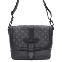 将图像加载到图库查看器中，LOUIS VUITTON Saumur Messenger NoirM45911 Monogram Eclipse
