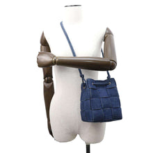 将图像加载到图库查看器中，Bottega Veneta Cassette Bucket Shoulder Bag Blue743789 Denim
