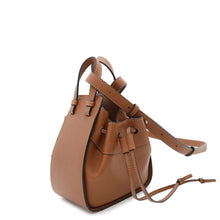 Load image into Gallery viewer, LOEWE hammock Tan314.30.V07 Leather Size Mini
