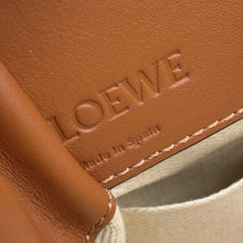 Load image into Gallery viewer, LOEWE hammock Tan314.30.V07 Leather Size Mini
