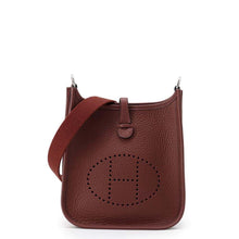 Load image into Gallery viewer, HERMES Evelyne Rouge H Taurillon Clemence Size TPM
