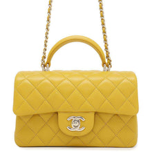 将图像加载到图库查看器中，CHANEL Matelasse Top Handle ChainShoulder Bag YellowAS2431 Lambskin
