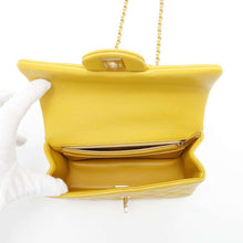 将图像加载到图库查看器中，CHANEL Matelasse Top Handle ChainShoulder Bag YellowAS2431 Lambskin
