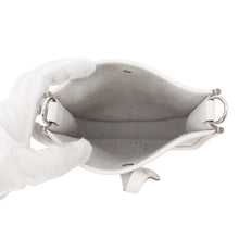 Load image into Gallery viewer, HERMES Evelyne Amazon Grease pail Taurillon Clemence Size TPM
