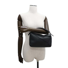 将图像加载到图库查看器中，LOEWE Puzzle Bag Black322.30.S21 Leather Size Small

