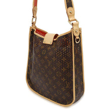 将图像加载到图库查看器中，LOUIS VUITTON Muset OrangeM95174 Monogram Perfo
